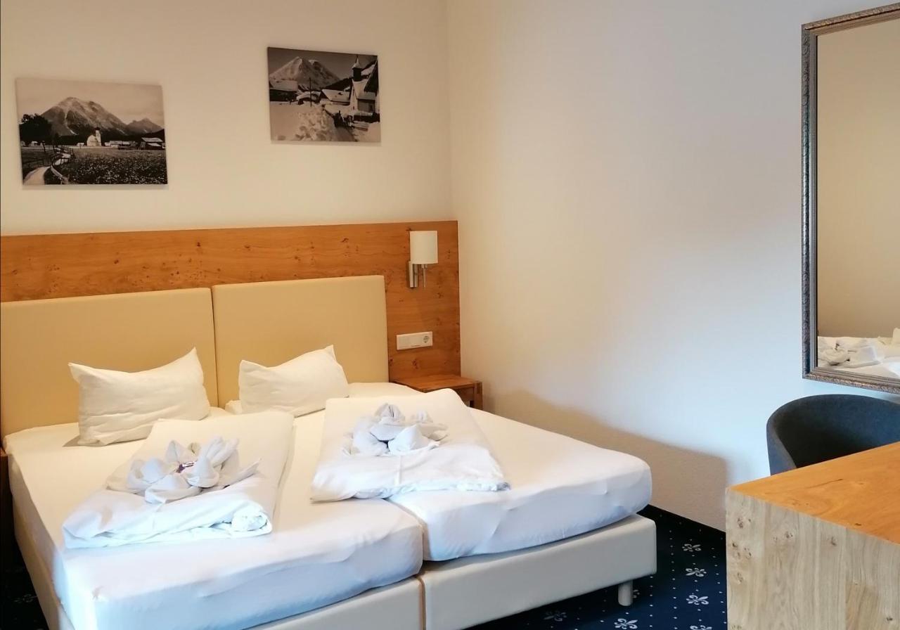 Hotel Tirolerhof Лойташ Екстер'єр фото