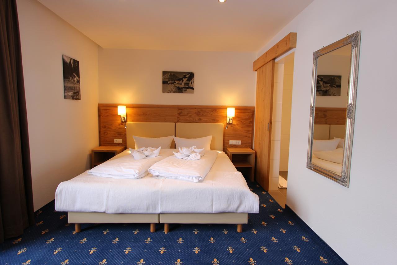 Hotel Tirolerhof Лойташ Екстер'єр фото